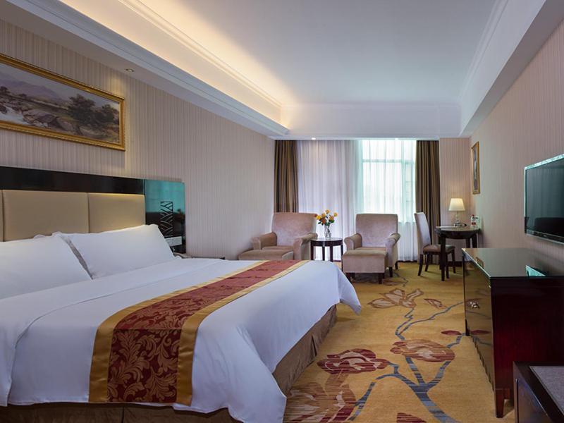 Vienna Hotel Baoan Liutang Xin'an  Exterior photo