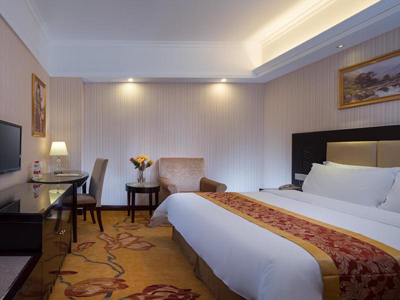 Vienna Hotel Baoan Liutang Xin'an  Exterior photo