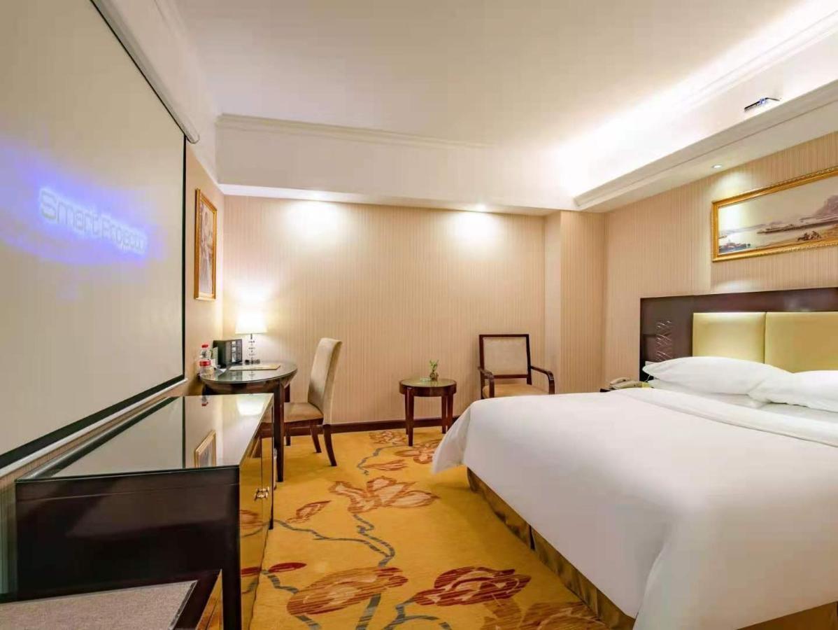 Vienna Hotel Baoan Liutang Xin'an  Exterior photo
