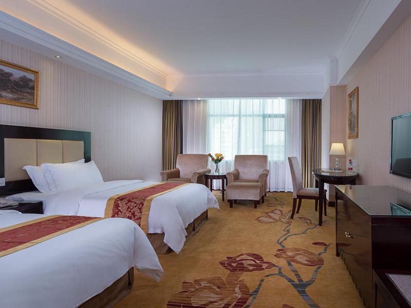 Vienna Hotel Baoan Liutang Xin'an  Exterior photo