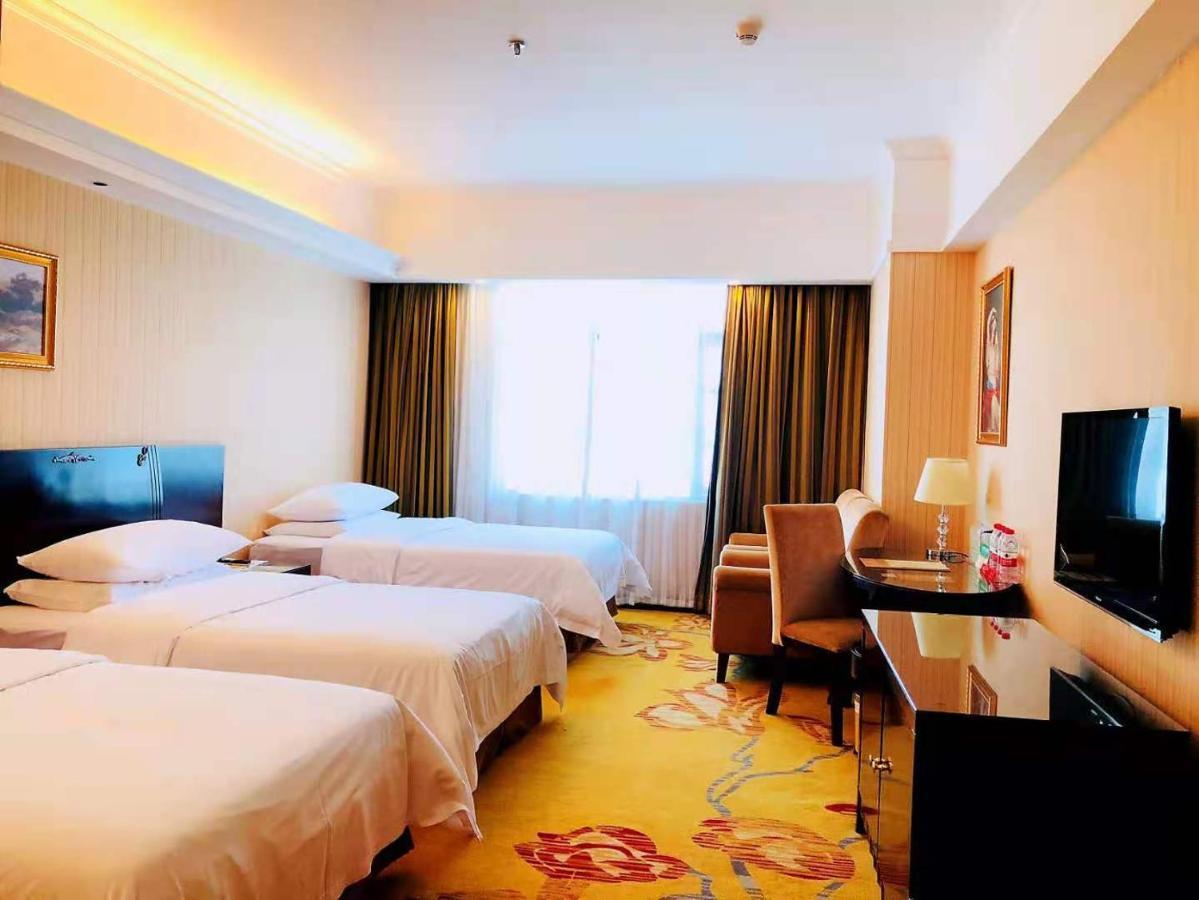 Vienna Hotel Baoan Liutang Xin'an  Exterior photo